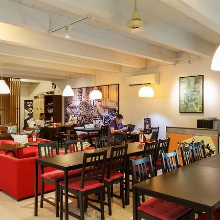 Baan Dinso Hostel@Ratchadamnoen 방콕 외부 사진