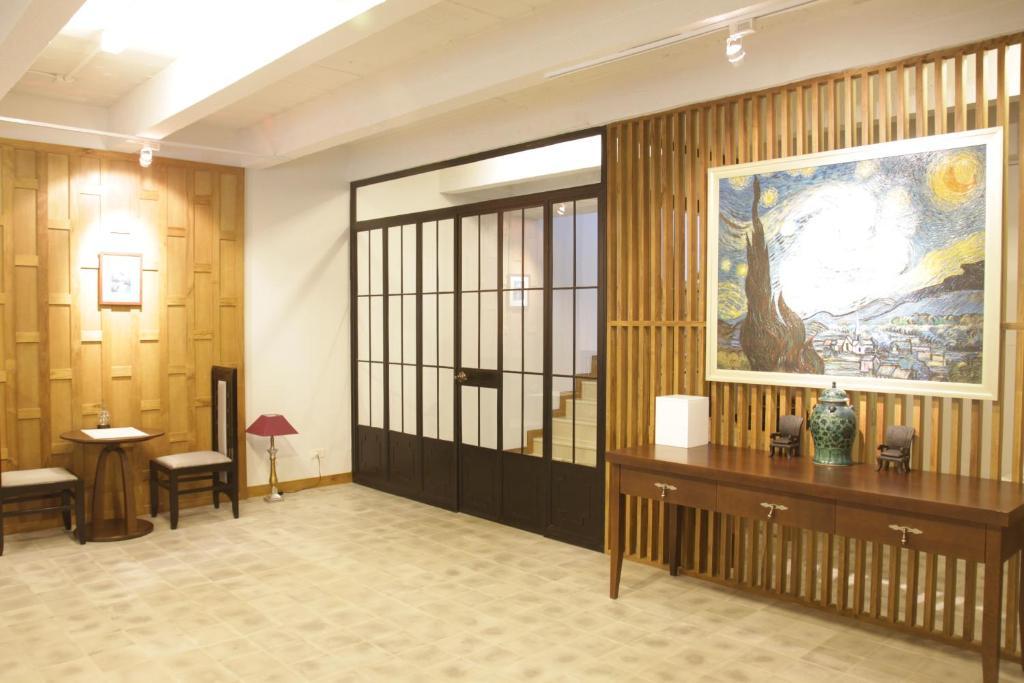 Baan Dinso Hostel@Ratchadamnoen 방콕 외부 사진