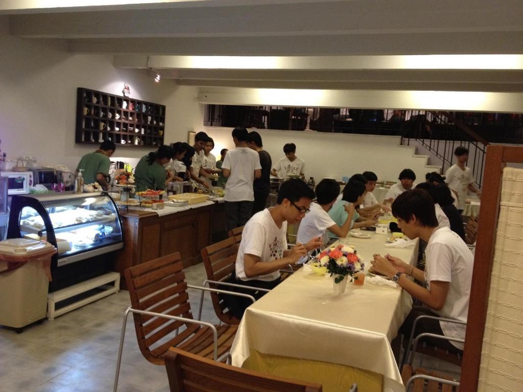 Baan Dinso Hostel@Ratchadamnoen 방콕 외부 사진