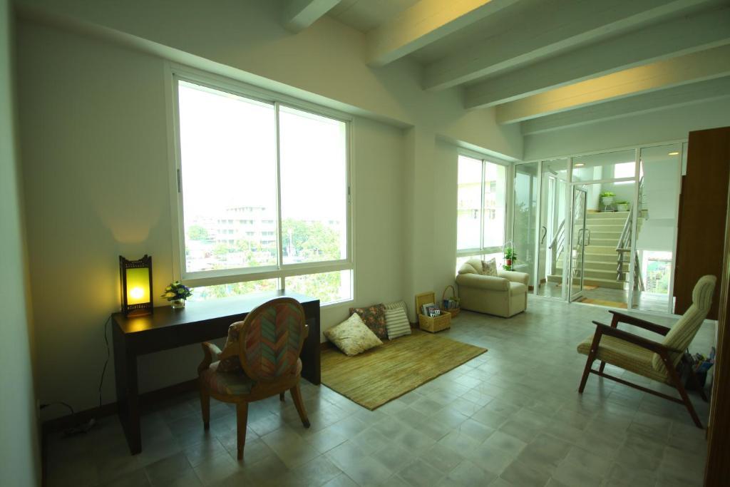 Baan Dinso Hostel@Ratchadamnoen 방콕 외부 사진