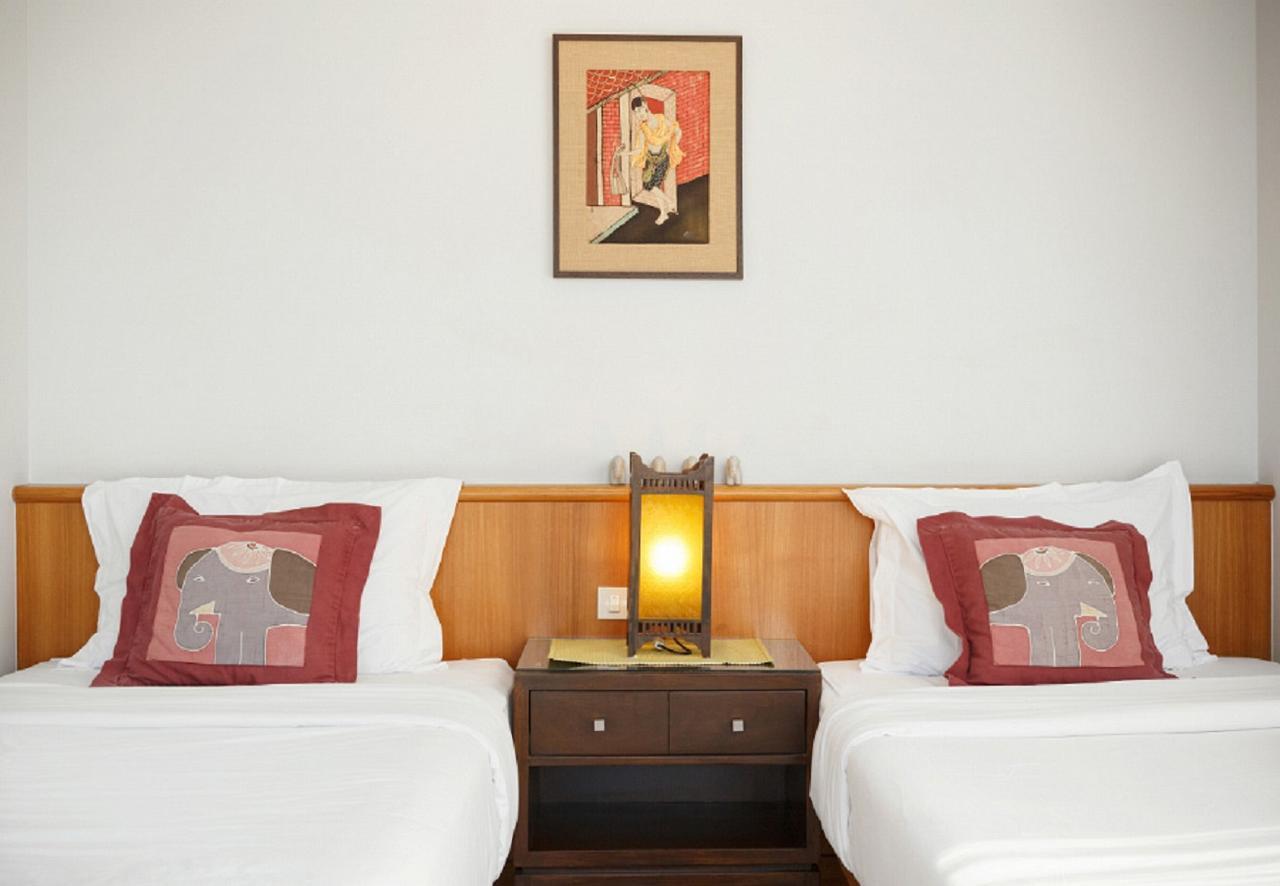 Baan Dinso Hostel@Ratchadamnoen 방콕 외부 사진