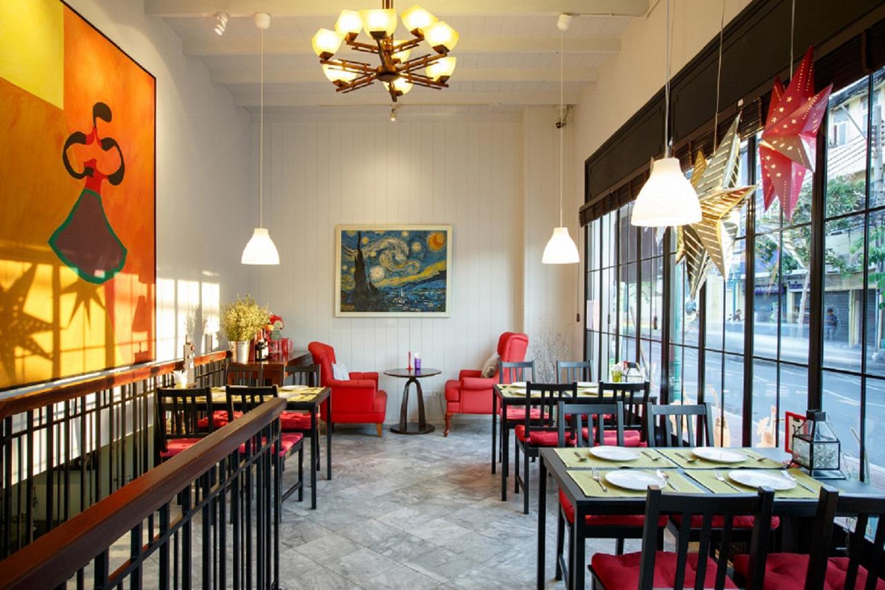 Baan Dinso Hostel@Ratchadamnoen 방콕 외부 사진