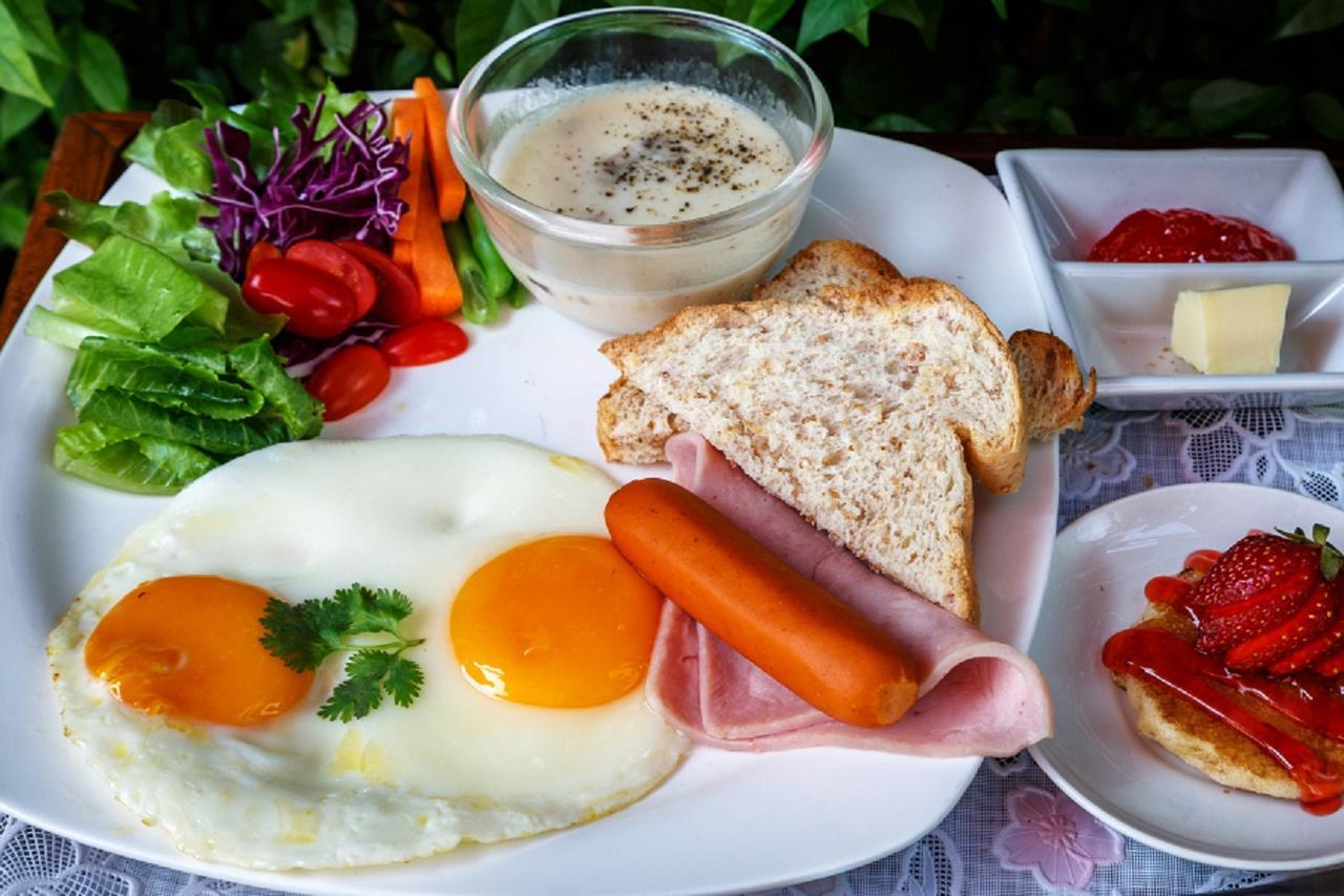 Baan Dinso Hostel@Ratchadamnoen 방콕 외부 사진