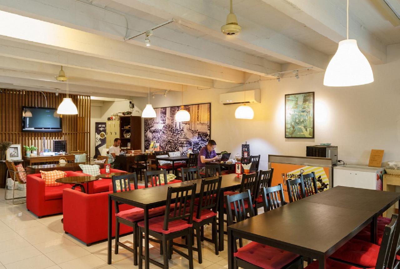 Baan Dinso Hostel@Ratchadamnoen 방콕 외부 사진